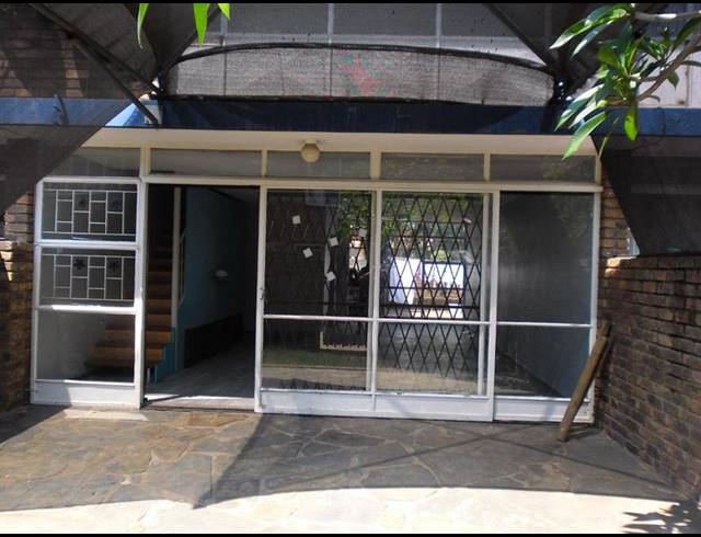 2 BEDROOM APARTMENT FOR SALE IN ROSEVILLE